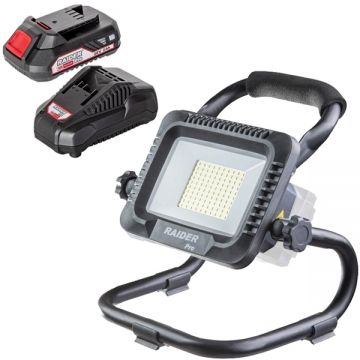 Raider  RDP-SWL20 + RDP-R20 - Lampa + Set 1 acumulator si incarcator Li-Ion 20 V 2 Ah