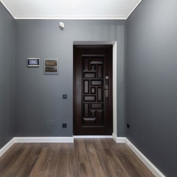 Usa metalica intrare apartament REG-FM 001  maro  86 x 205 cm  stanga